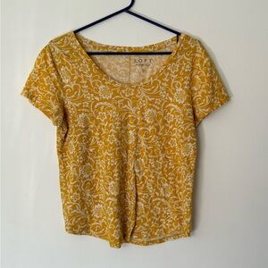 Ann Taylor Loft short sleeve soft top. Size medium. Golden yellow-vintage soft